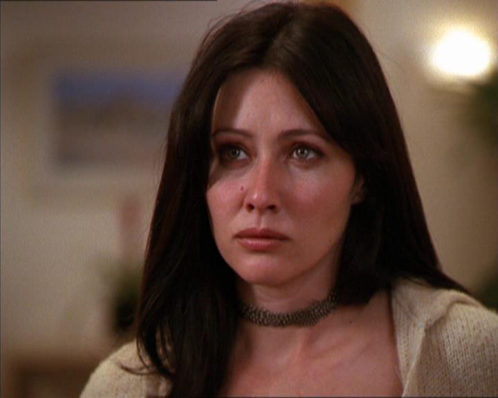 Charmed-Online_dot_net-2x05TheDevilsMusic1369.jpg