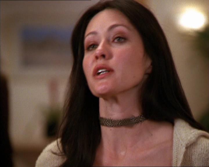 Charmed-Online_dot_net-2x05TheDevilsMusic1387.jpg
