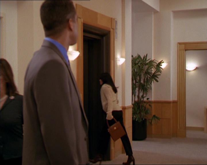 Charmed-Online_dot_net-2x05TheDevilsMusic1403.jpg
