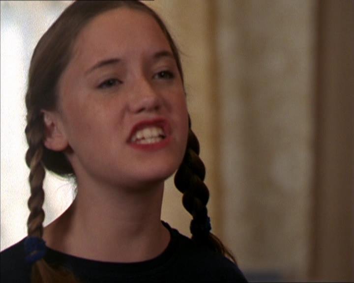 Charmed-Online_dot_net-2x05TheDevilsMusic1419.jpg