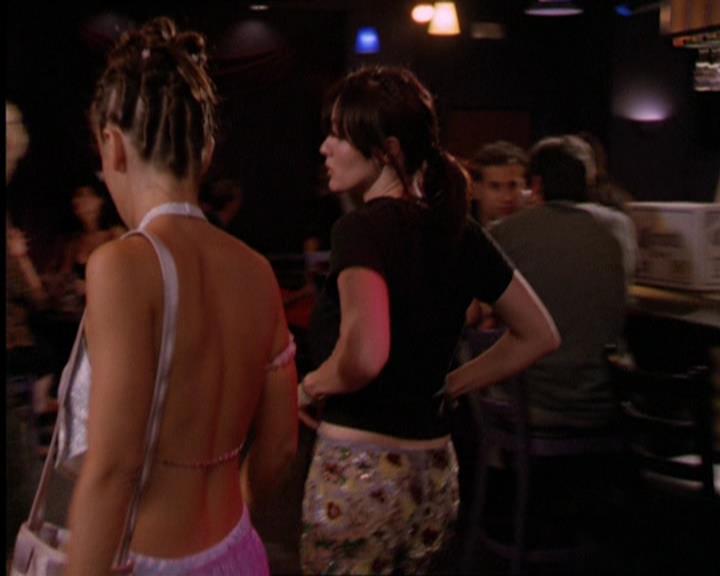 Charmed-Online_dot_net-2x05TheDevilsMusic1460.jpg