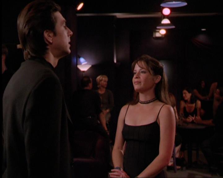 Charmed-Online_dot_net-2x05TheDevilsMusic1480.jpg