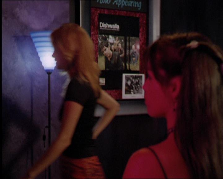 Charmed-Online_dot_net-2x05TheDevilsMusic1488.jpg