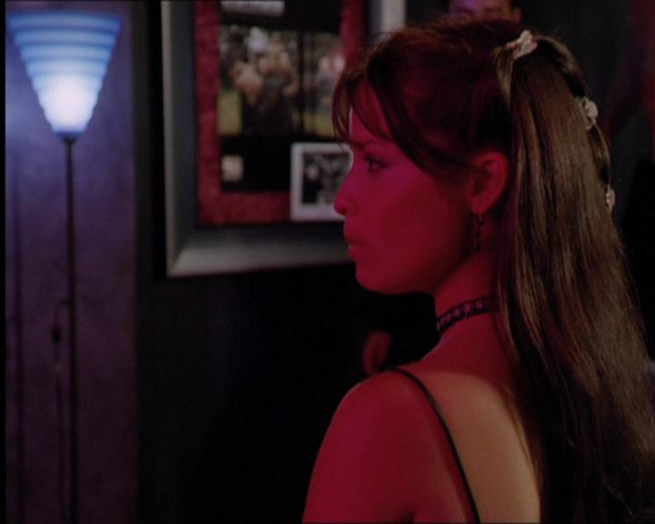 Charmed-Online_dot_net-2x05TheDevilsMusic1490.jpg