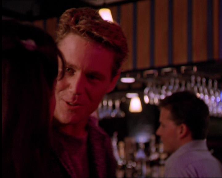 Charmed-Online_dot_net-2x05TheDevilsMusic1491.jpg