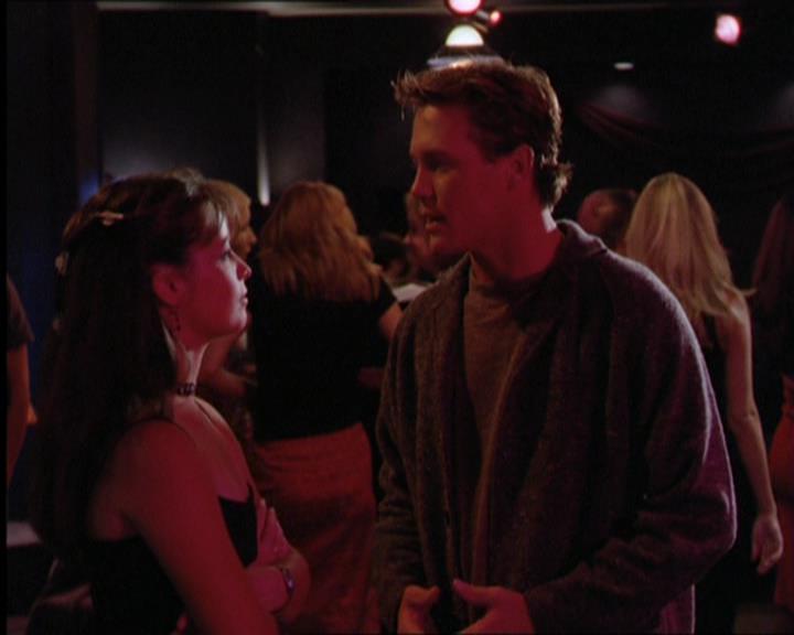 Charmed-Online_dot_net-2x05TheDevilsMusic1495.jpg