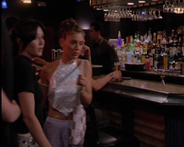 Charmed-Online_dot_net-2x05TheDevilsMusic1507.jpg
