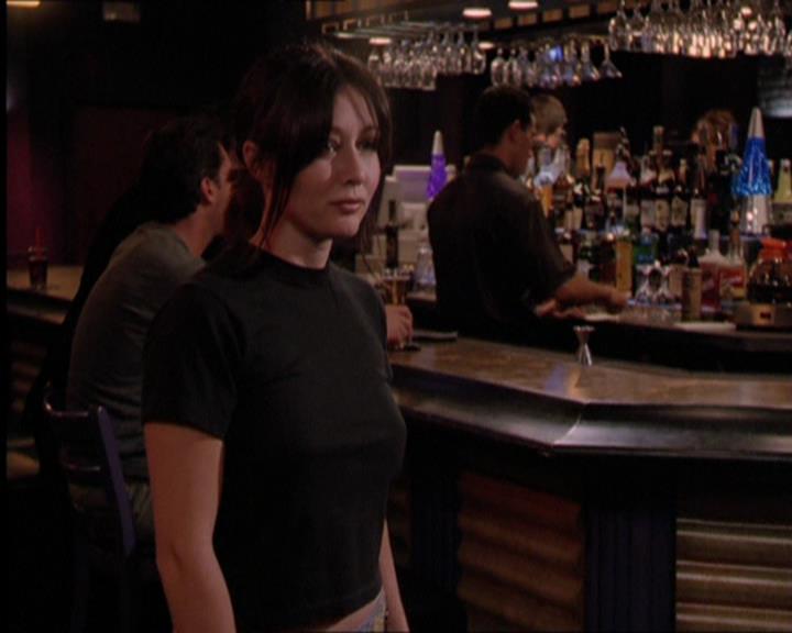 Charmed-Online_dot_net-2x05TheDevilsMusic1513.jpg