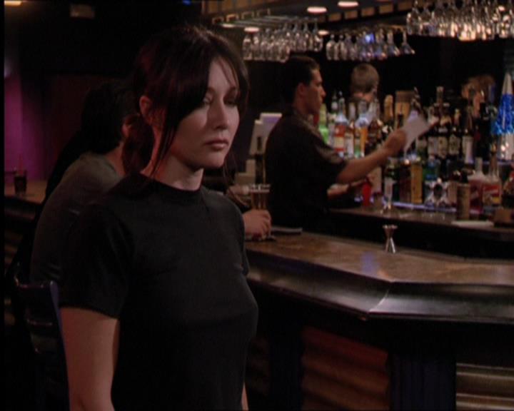 Charmed-Online_dot_net-2x05TheDevilsMusic1514.jpg