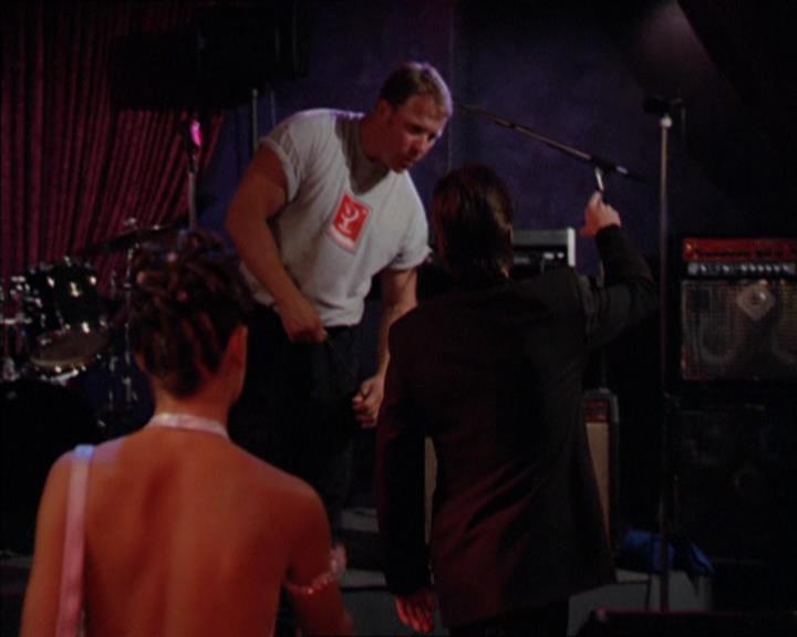 Charmed-Online_dot_net-2x05TheDevilsMusic1515.jpg