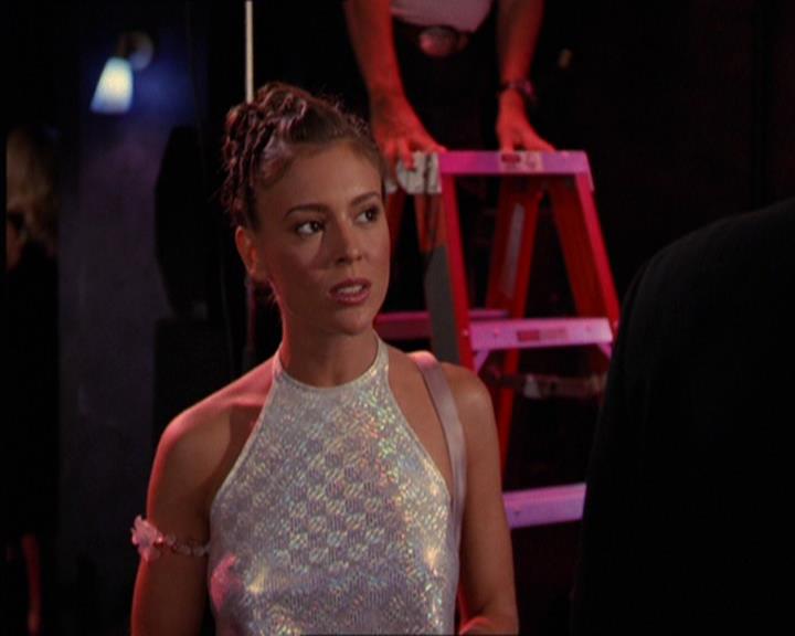 Charmed-Online_dot_net-2x05TheDevilsMusic1521.jpg