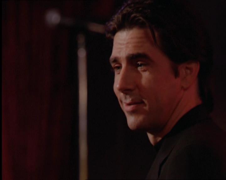 Charmed-Online_dot_net-2x05TheDevilsMusic1522.jpg