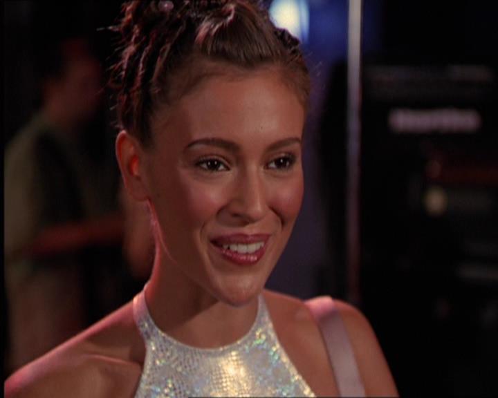 Charmed-Online_dot_net-2x05TheDevilsMusic1525.jpg