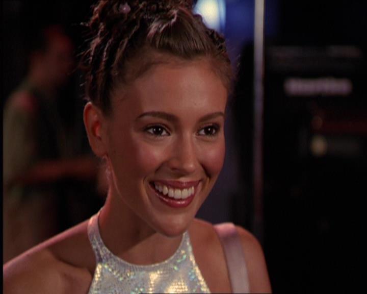 Charmed-Online_dot_net-2x05TheDevilsMusic1527.jpg