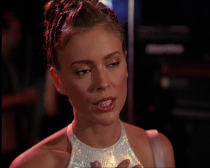 Charmed-Online_dot_net-2x05TheDevilsMusic1554.jpg