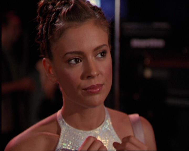 Charmed-Online_dot_net-2x05TheDevilsMusic1555.jpg