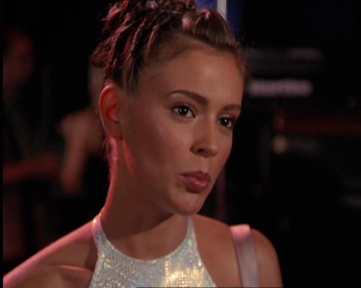 Charmed-Online_dot_net-2x05TheDevilsMusic1558.jpg