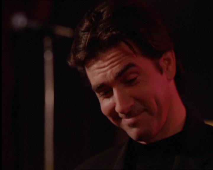 Charmed-Online_dot_net-2x05TheDevilsMusic1566.jpg