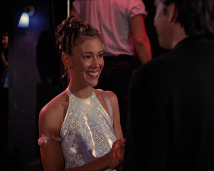 Charmed-Online_dot_net-2x05TheDevilsMusic1567.jpg