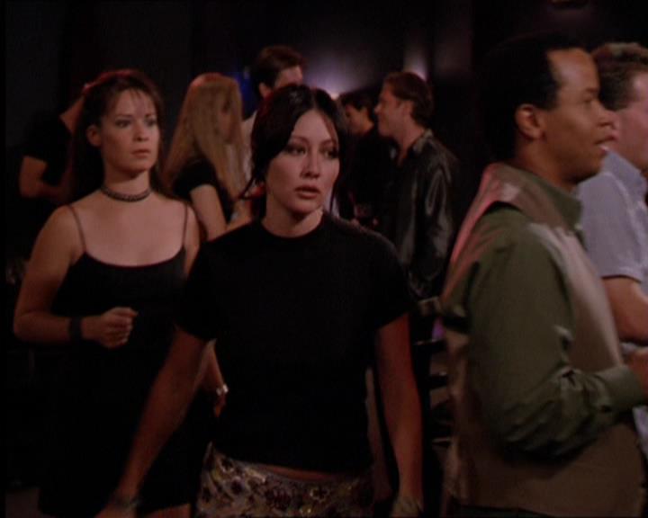 Charmed-Online_dot_net-2x05TheDevilsMusic1578.jpg