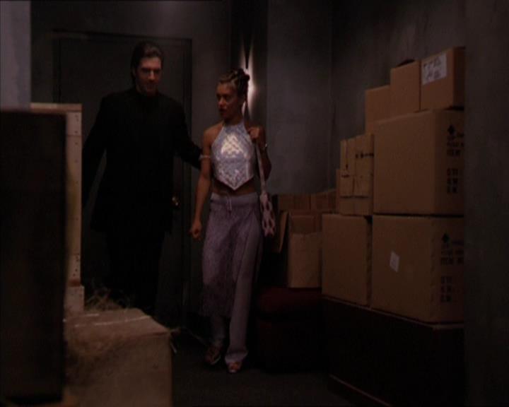 Charmed-Online_dot_net-2x05TheDevilsMusic1584.jpg