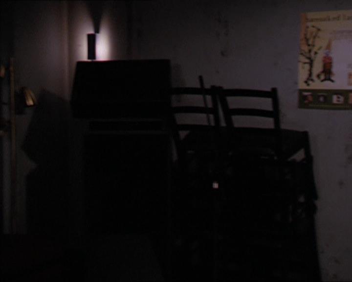 Charmed-Online_dot_net-2x05TheDevilsMusic1595.jpg