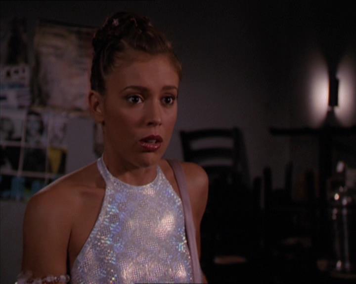 Charmed-Online_dot_net-2x05TheDevilsMusic1622.jpg