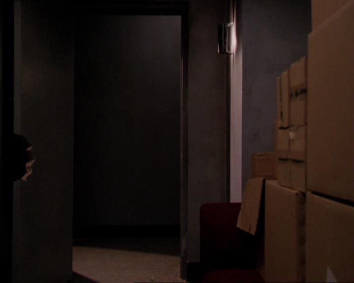 Charmed-Online_dot_net-2x05TheDevilsMusic1633.jpg