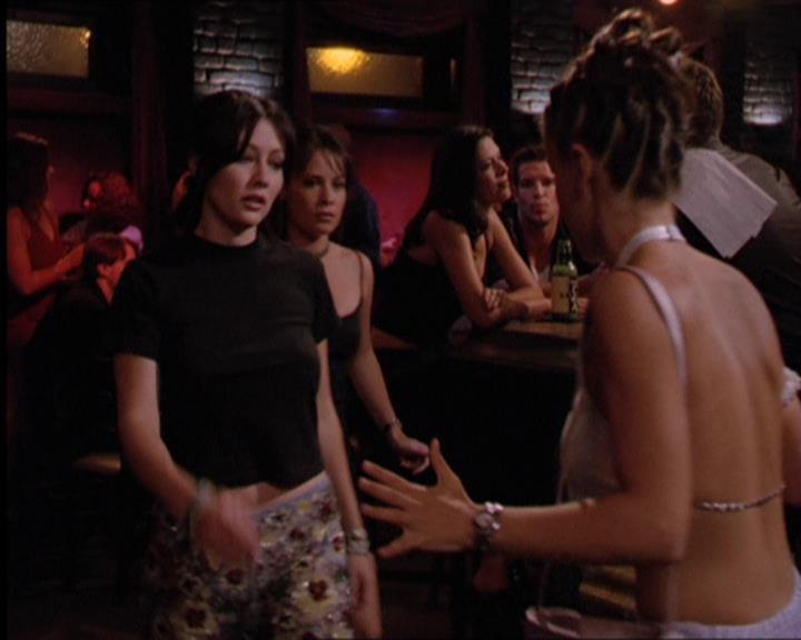 Charmed-Online_dot_net-2x05TheDevilsMusic1645.jpg