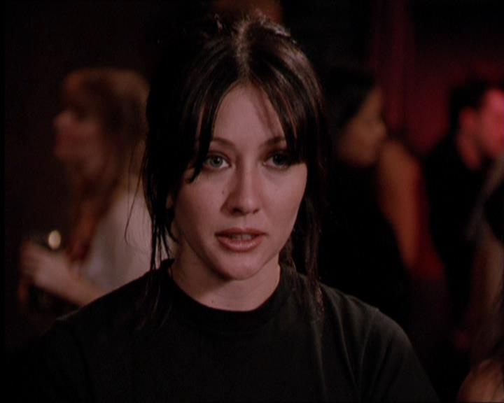Charmed-Online_dot_net-2x05TheDevilsMusic1654.jpg
