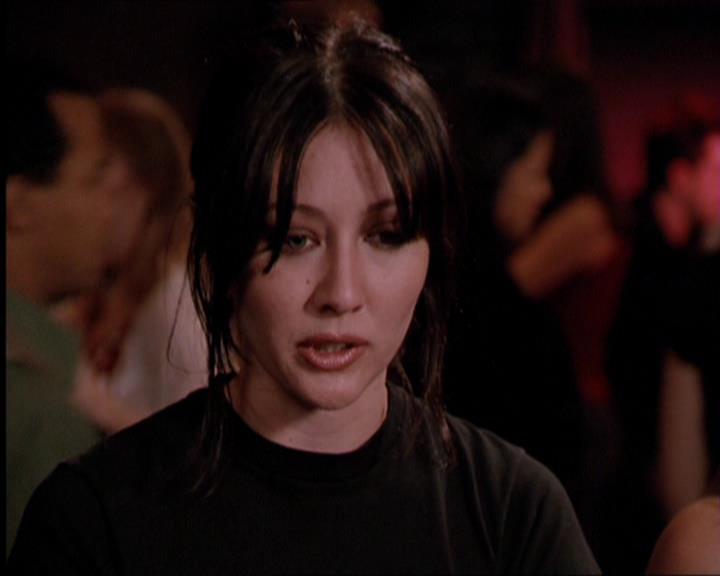 Charmed-Online_dot_net-2x05TheDevilsMusic1657.jpg