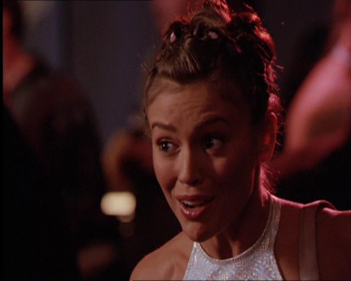 Charmed-Online_dot_net-2x05TheDevilsMusic1660.jpg