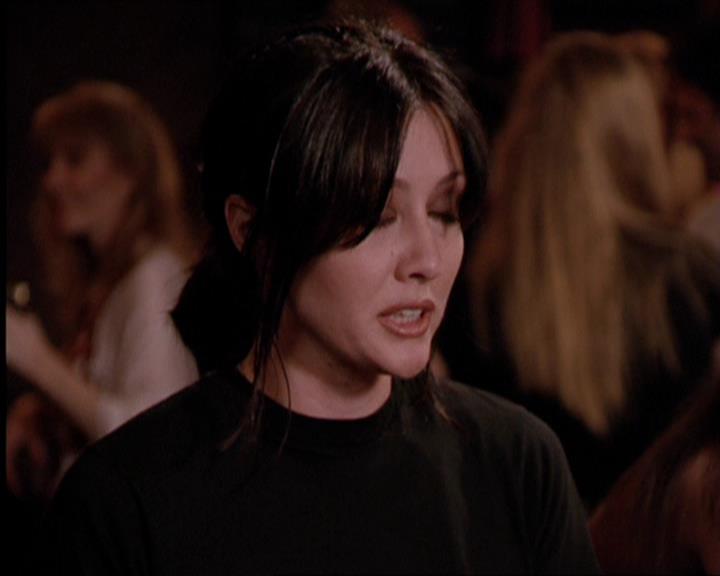 Charmed-Online_dot_net-2x05TheDevilsMusic1668.jpg
