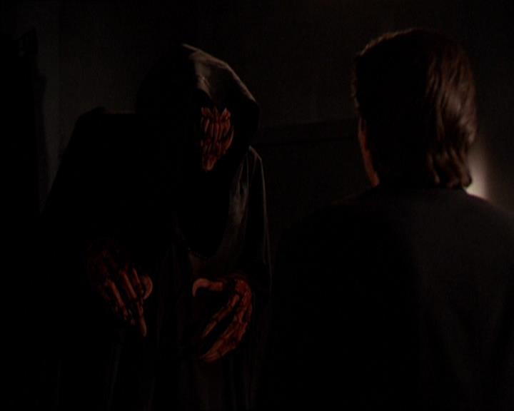 Charmed-Online_dot_net-2x05TheDevilsMusic1680.jpg