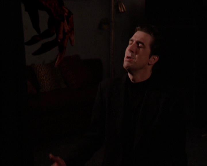 Charmed-Online_dot_net-2x05TheDevilsMusic1699.jpg