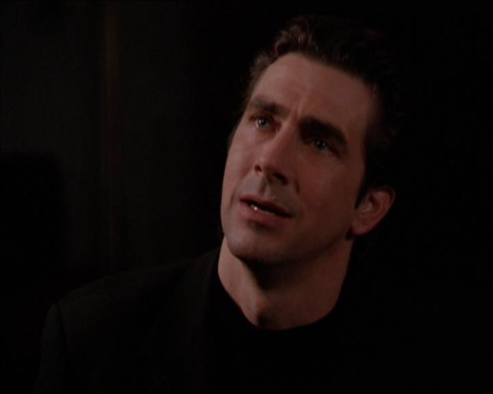Charmed-Online_dot_net-2x05TheDevilsMusic1710.jpg