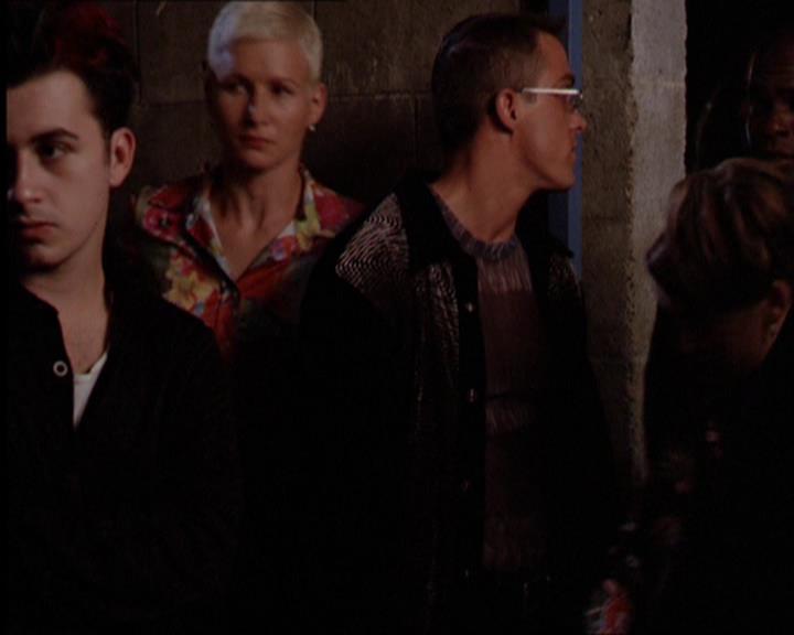 Charmed-Online_dot_net-2x05TheDevilsMusic1730.jpg