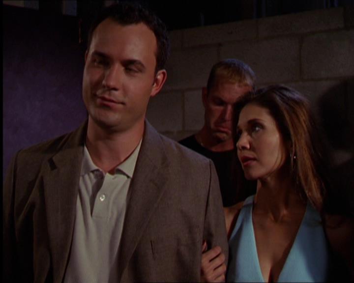 Charmed-Online_dot_net-2x05TheDevilsMusic1736.jpg
