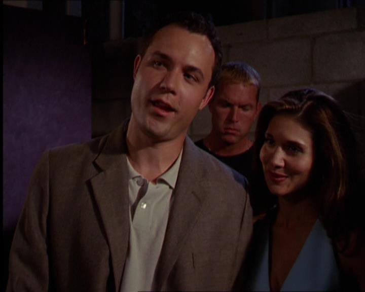 Charmed-Online_dot_net-2x05TheDevilsMusic1746.jpg