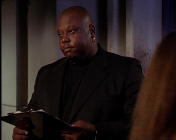 Charmed-Online_dot_net-2x05TheDevilsMusic1751.jpg