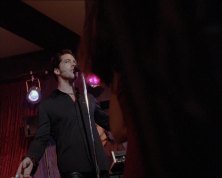 Charmed-Online_dot_net-2x05TheDevilsMusic1767.jpg