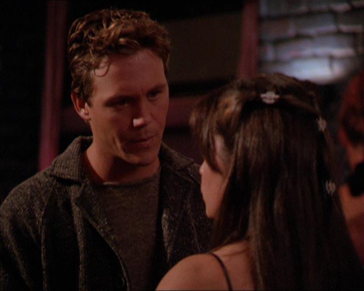 Charmed-Online_dot_net-2x05TheDevilsMusic1805.jpg