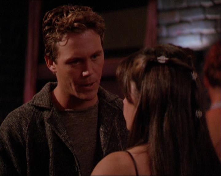 Charmed-Online_dot_net-2x05TheDevilsMusic1806.jpg