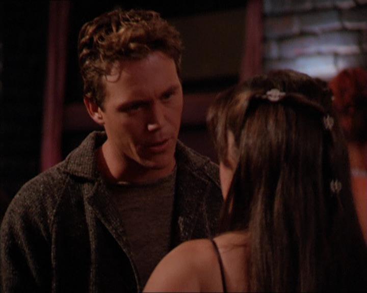 Charmed-Online_dot_net-2x05TheDevilsMusic1809.jpg
