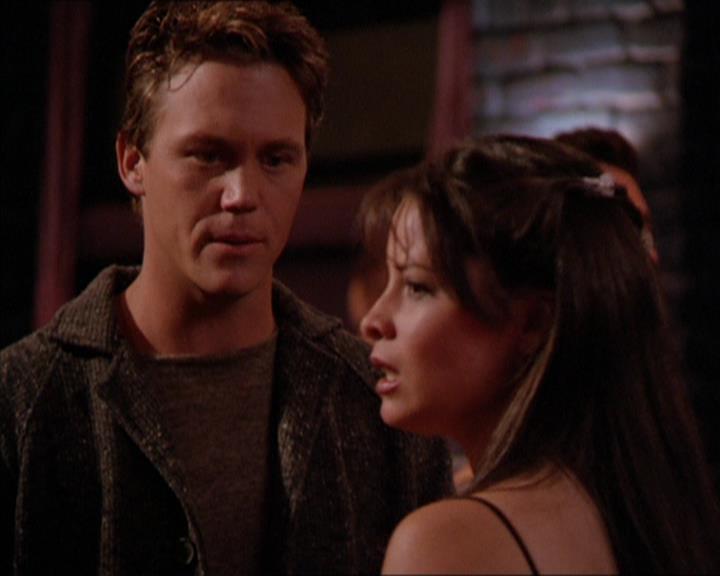 Charmed-Online_dot_net-2x05TheDevilsMusic1854.jpg
