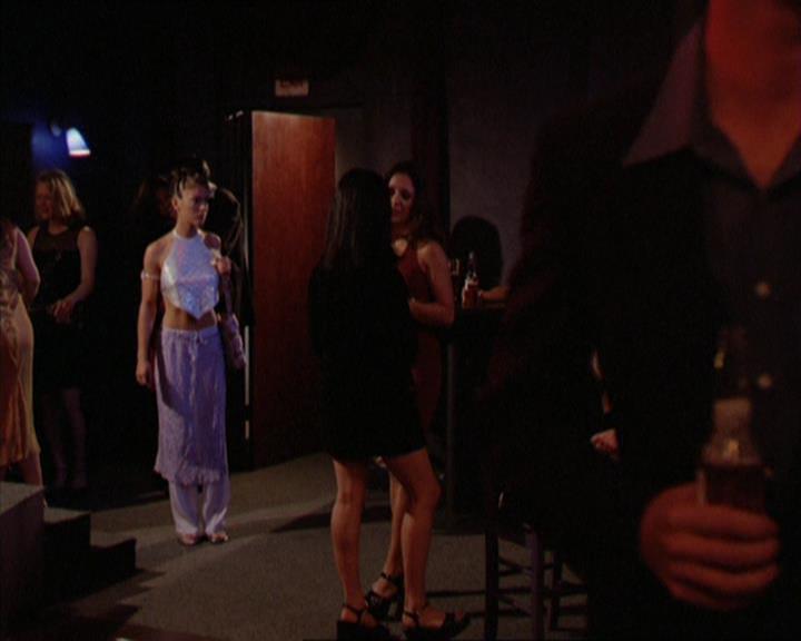 Charmed-Online_dot_net-2x05TheDevilsMusic1899.jpg