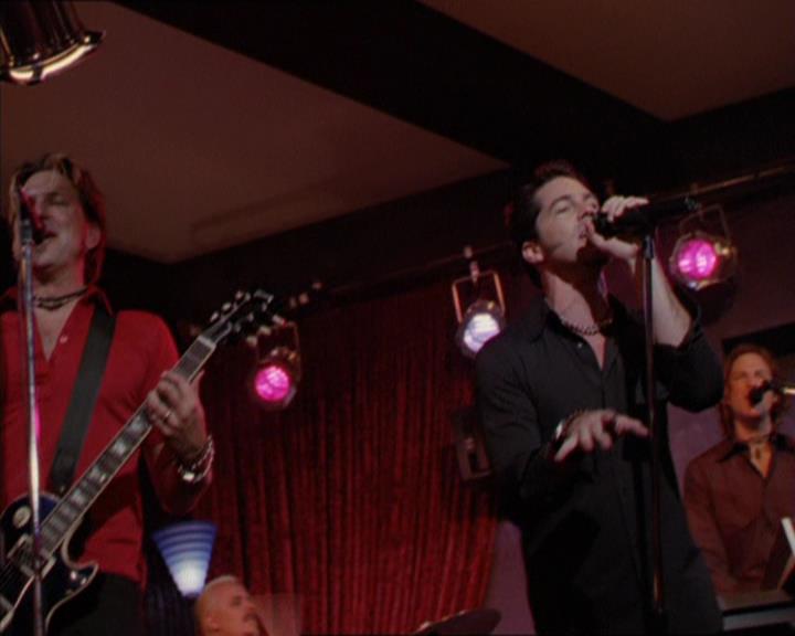 Charmed-Online_dot_net-2x05TheDevilsMusic1921.jpg