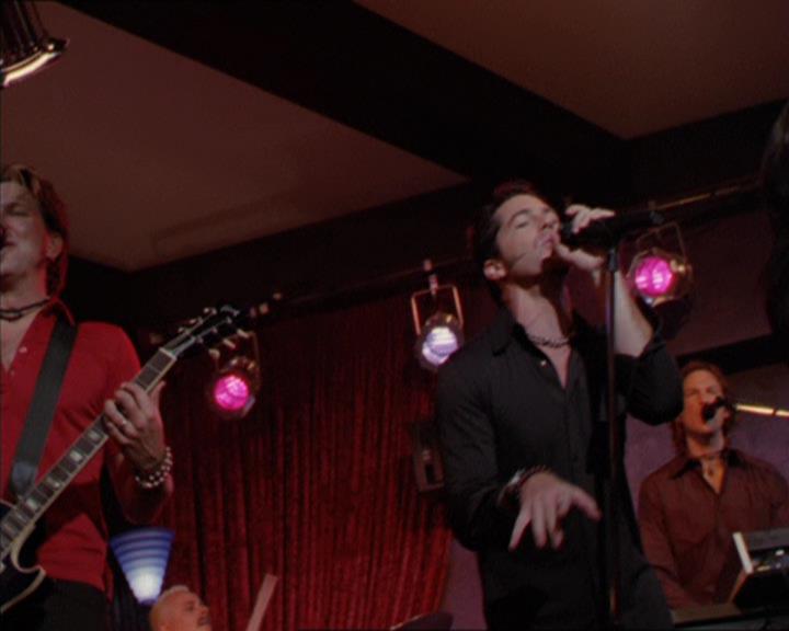 Charmed-Online_dot_net-2x05TheDevilsMusic1922.jpg