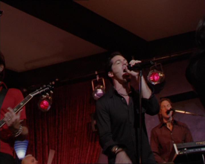 Charmed-Online_dot_net-2x05TheDevilsMusic1923.jpg