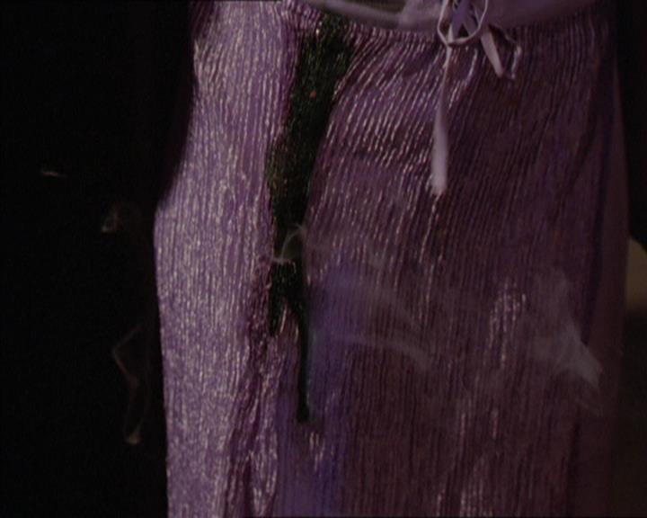 Charmed-Online_dot_net-2x05TheDevilsMusic1950.jpg